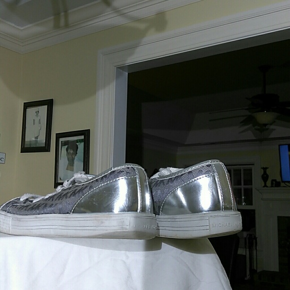 Michael Kors girls sneakers - Picture 5 of 5